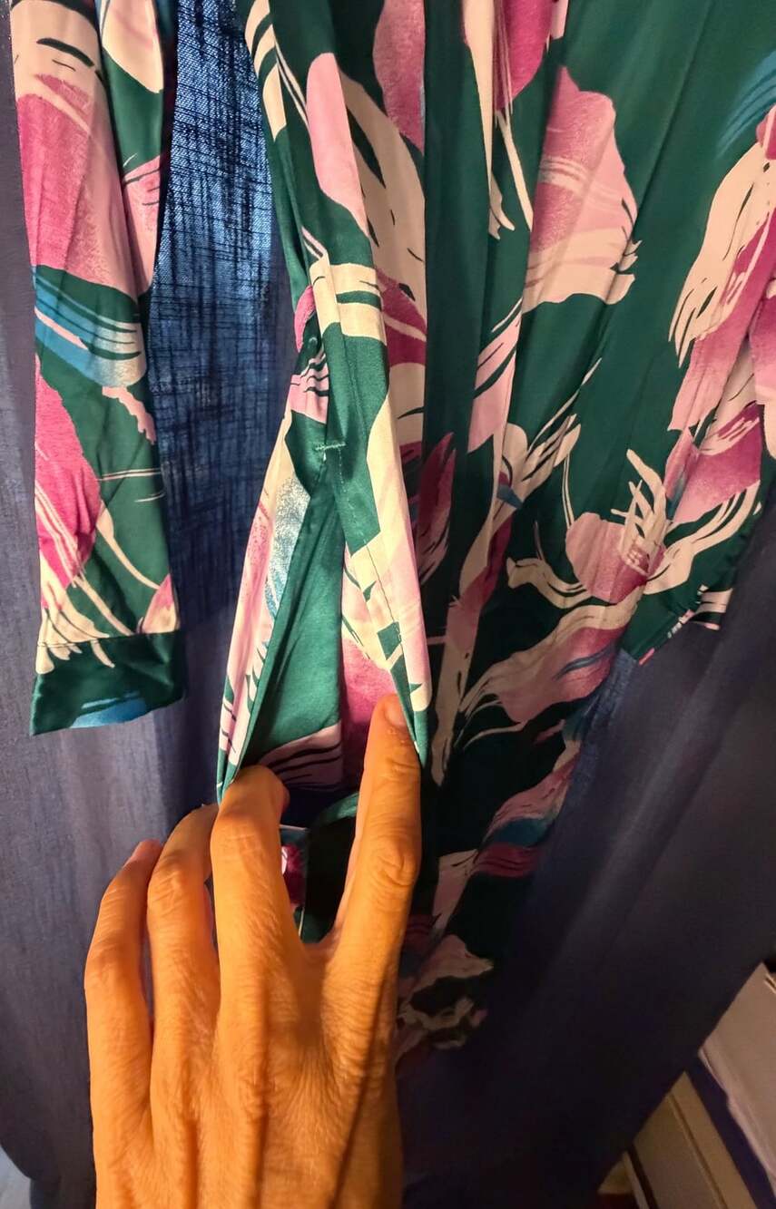 Stars Above Robe Women XS/S Green Tropical Foliage Satin Long Kimono Excellent - Picture 5 of 6